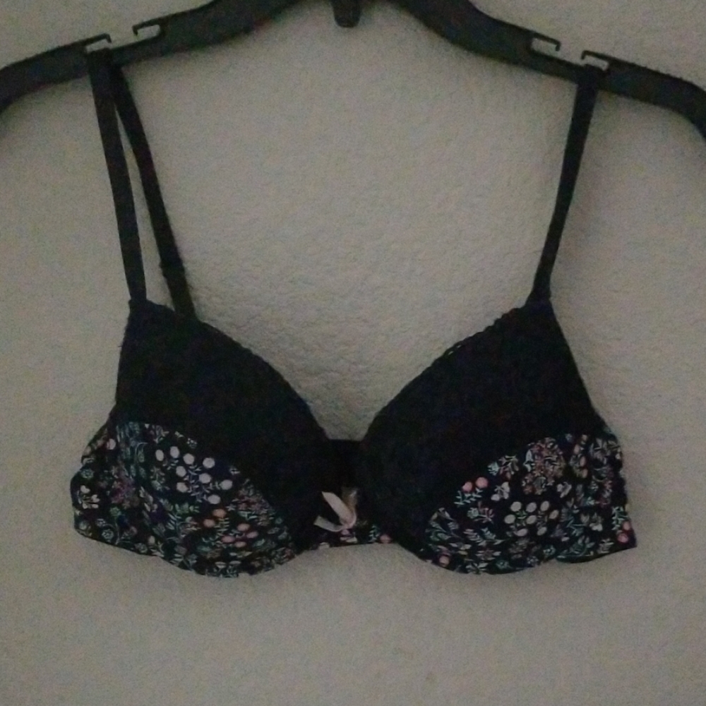Bra - Picture 2 of 2